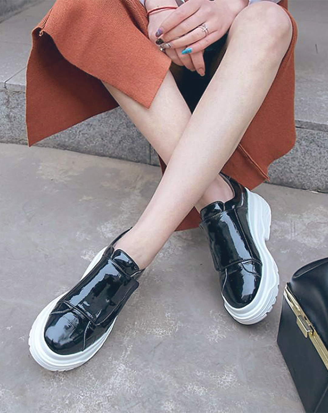 ♀ 本革/Velcro Leather Sneakers