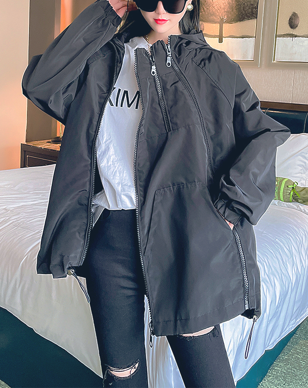 ♀Zip Black Windbreaker