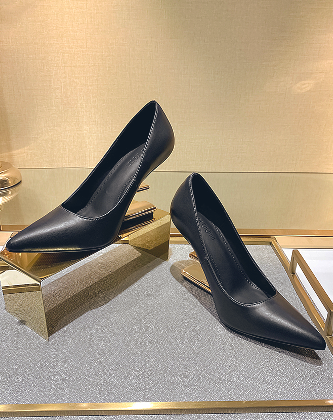 ♀ 本革/Metal Heel Pointed Toe Shoes