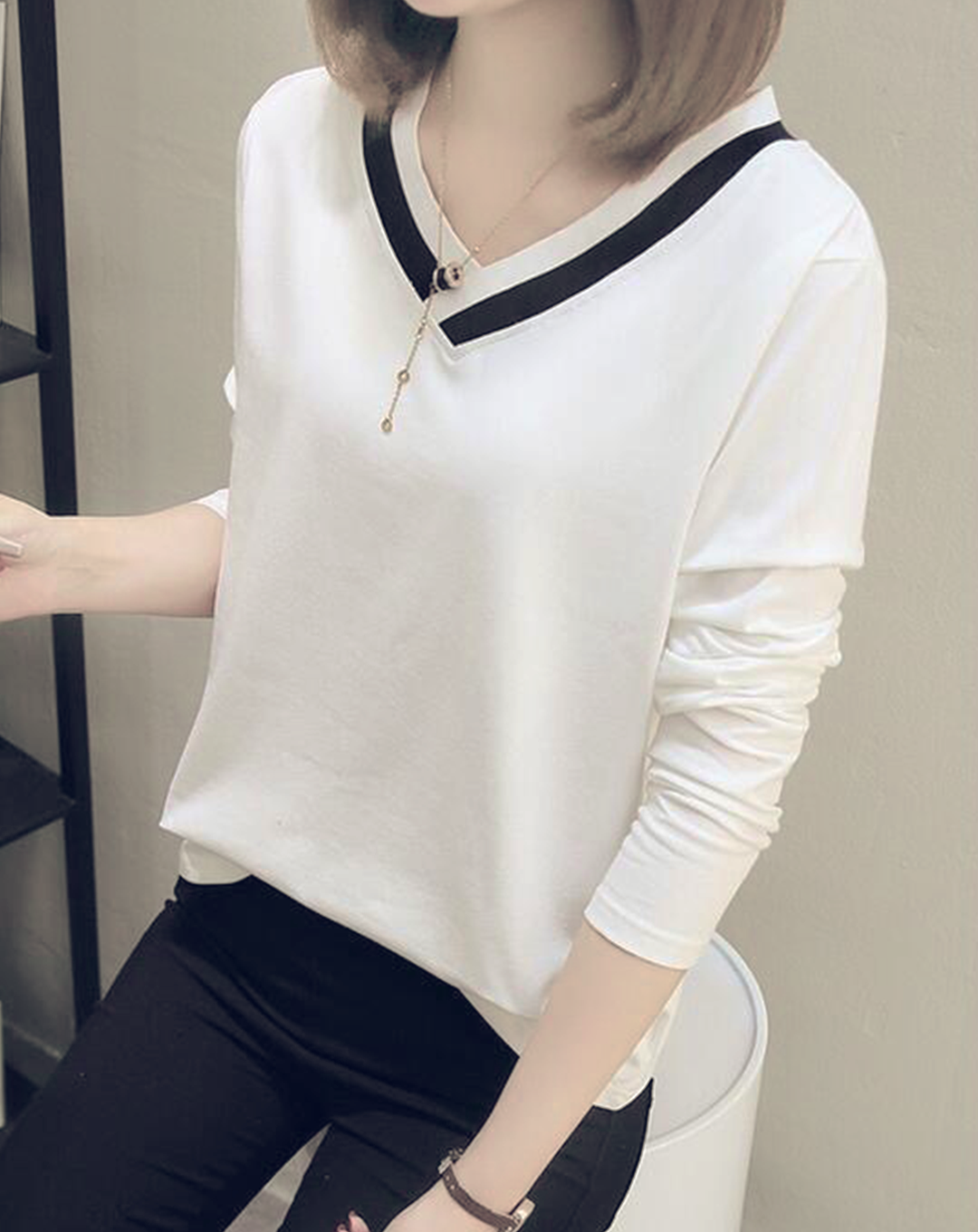 ♀Ribline V-neck Shirt