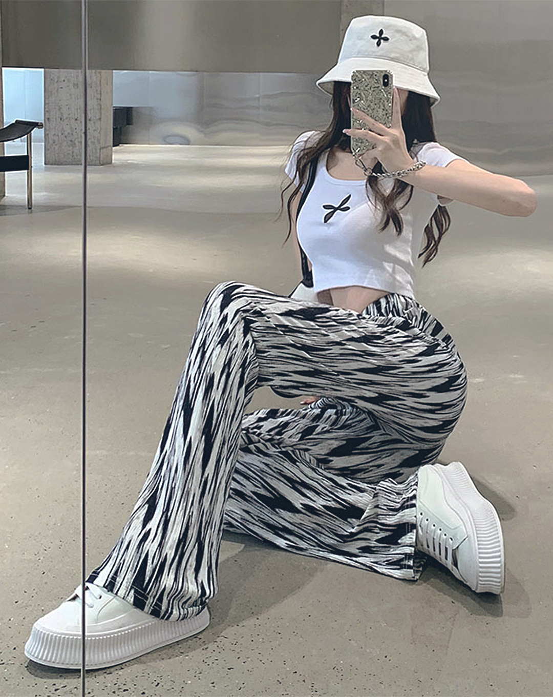 ♀Monochrome Straight Pants