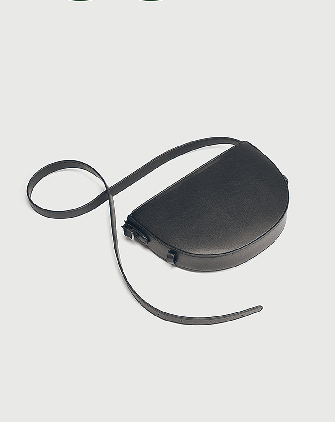 本革/Half Moon Leather Bag