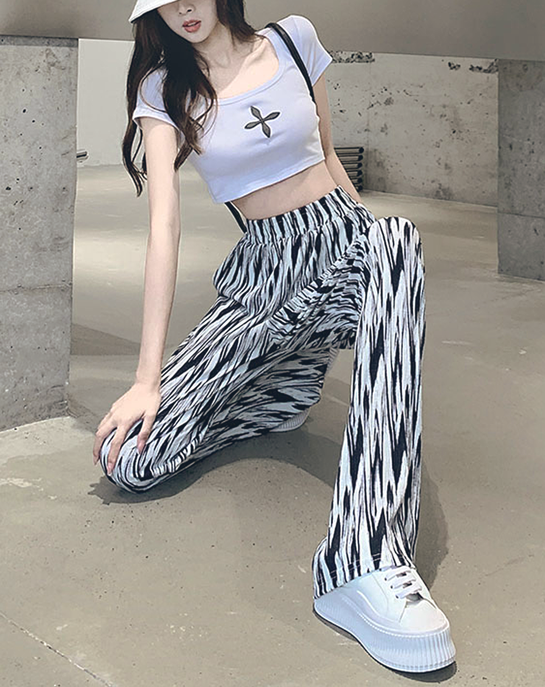 ♀Monochrome Straight Pants