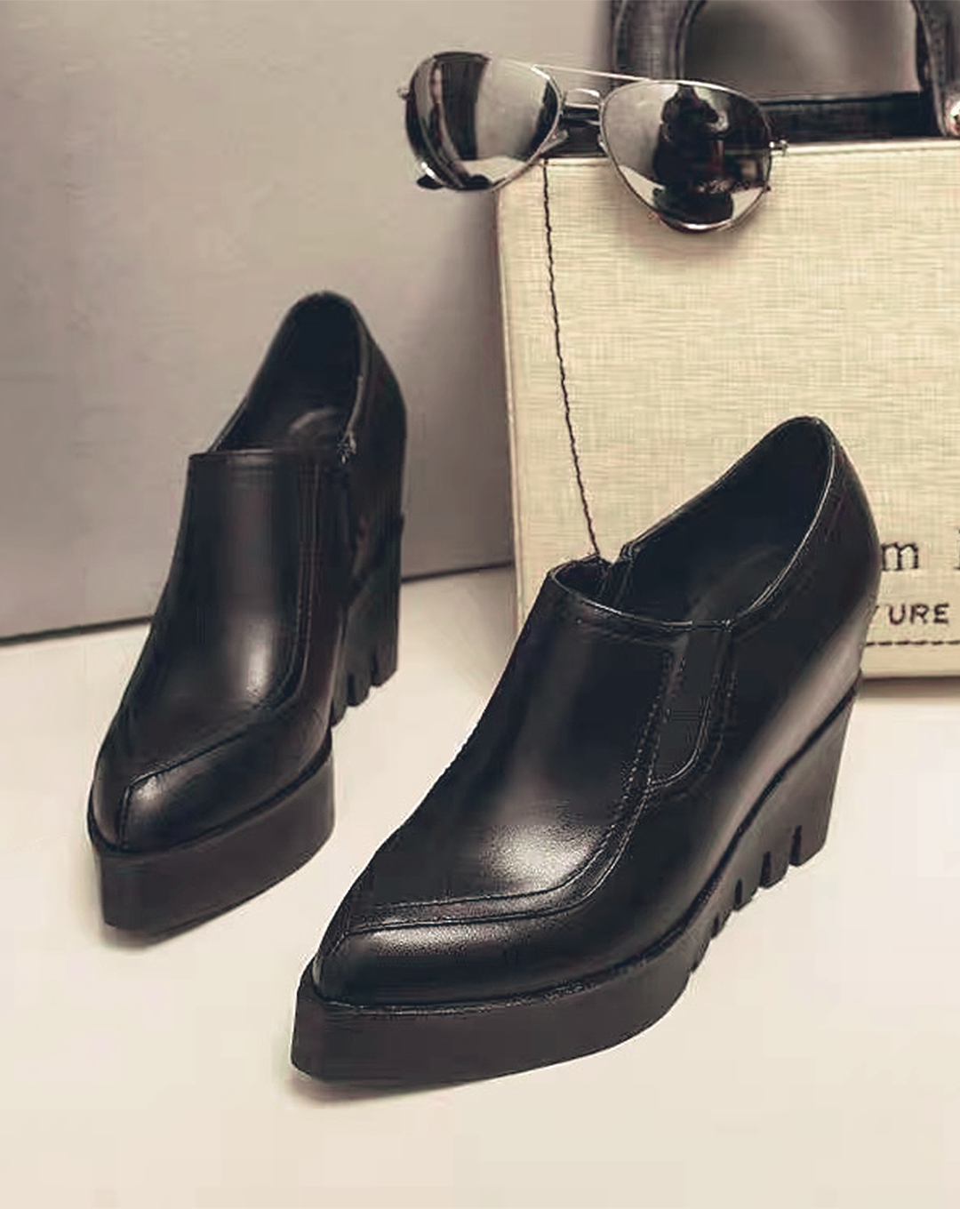 ♀ 本革/Leather Pointed Toe Wedge Sole Shoes