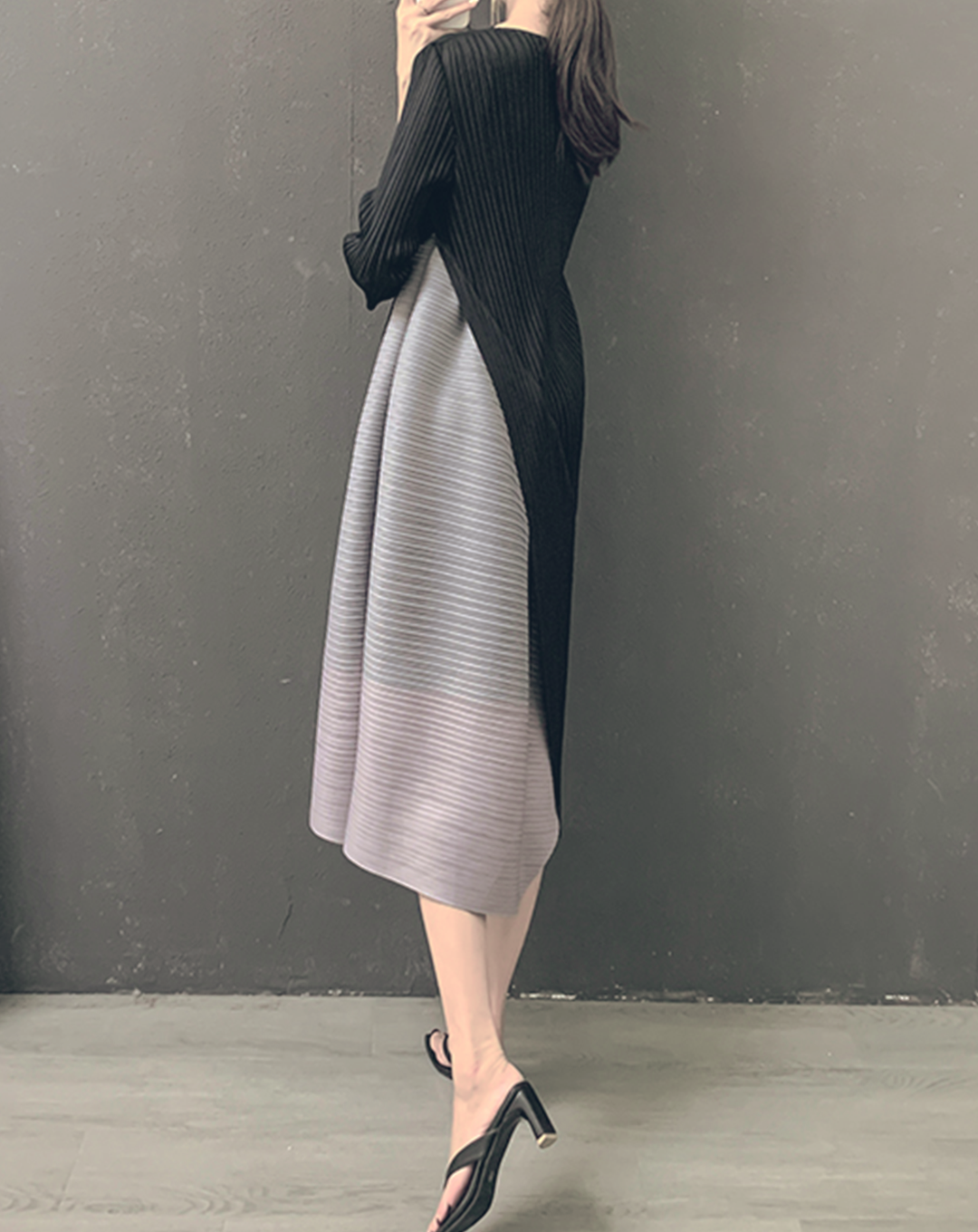 ♀Side Pleated Dress