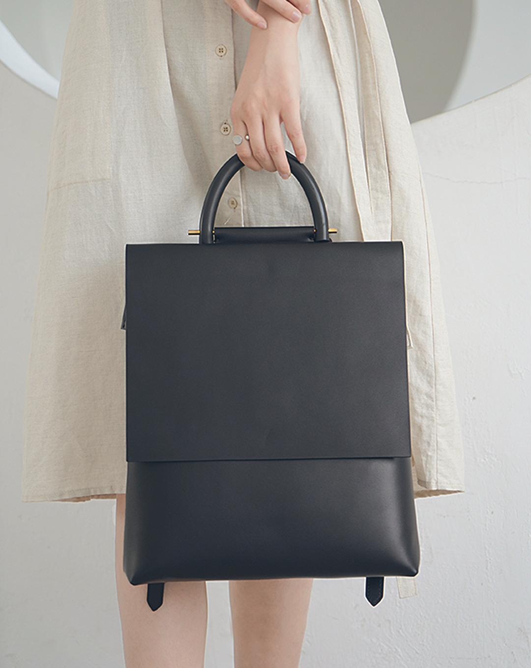 本革/Square Flap Backpack