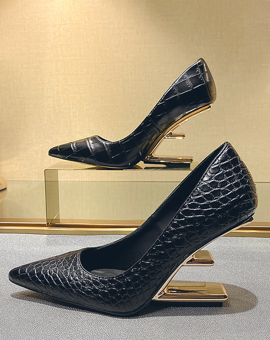 ♀ 本革/Metal Heel Pointed Toe Shoes