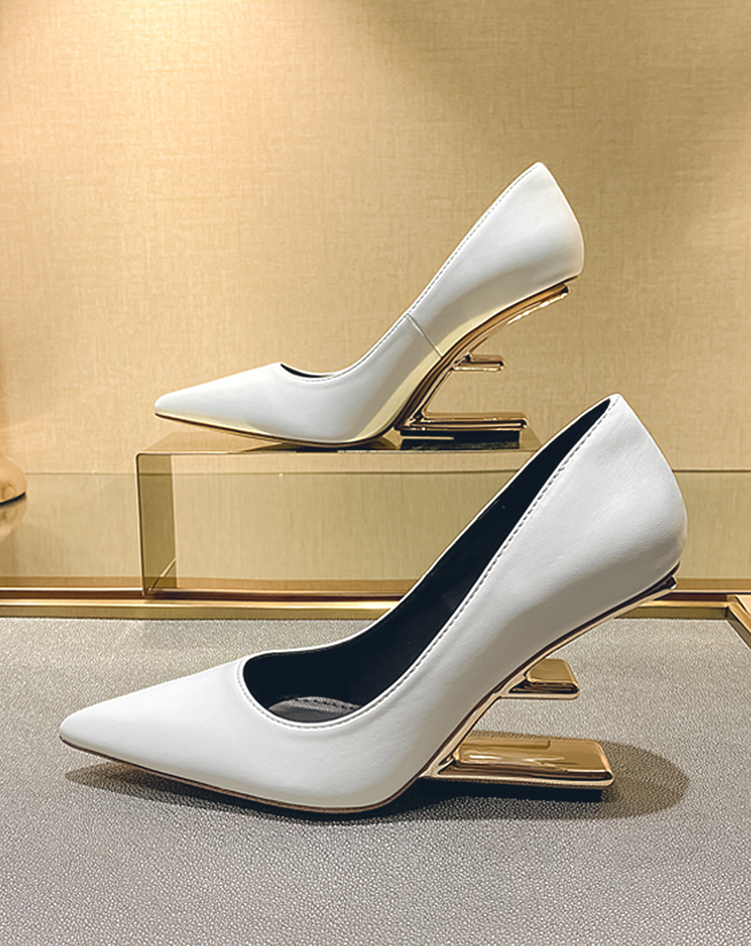 ♀ 本革/Metal Heel Pointed Toe Shoes