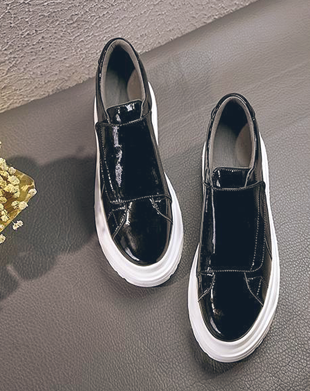 ♀ 本革/Velcro Leather Sneakers