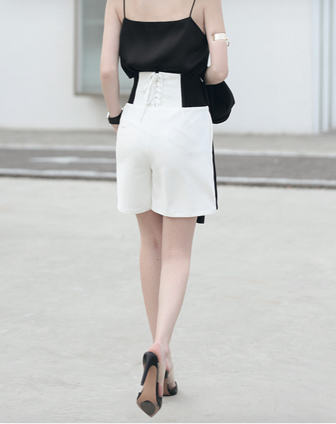 ♀Lace-Up Back Half Pants