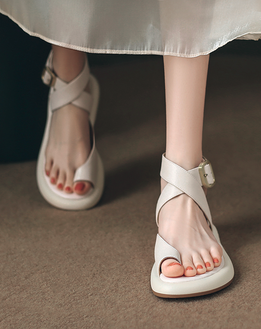 ♀本革/Cross Strap Sandals