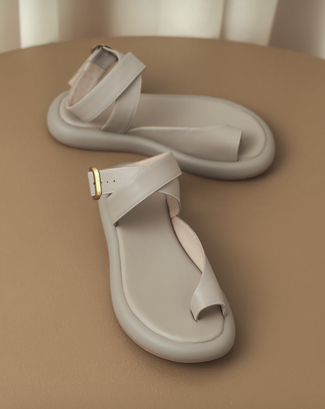 ♀本革/Cross Strap Sandals