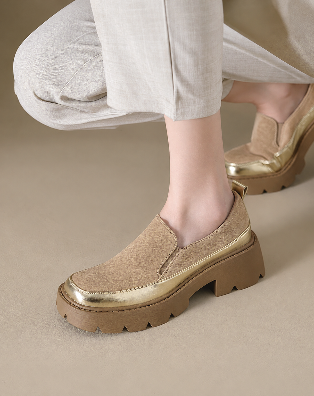 ♀本革／Metallic Trim Rugged Loafers