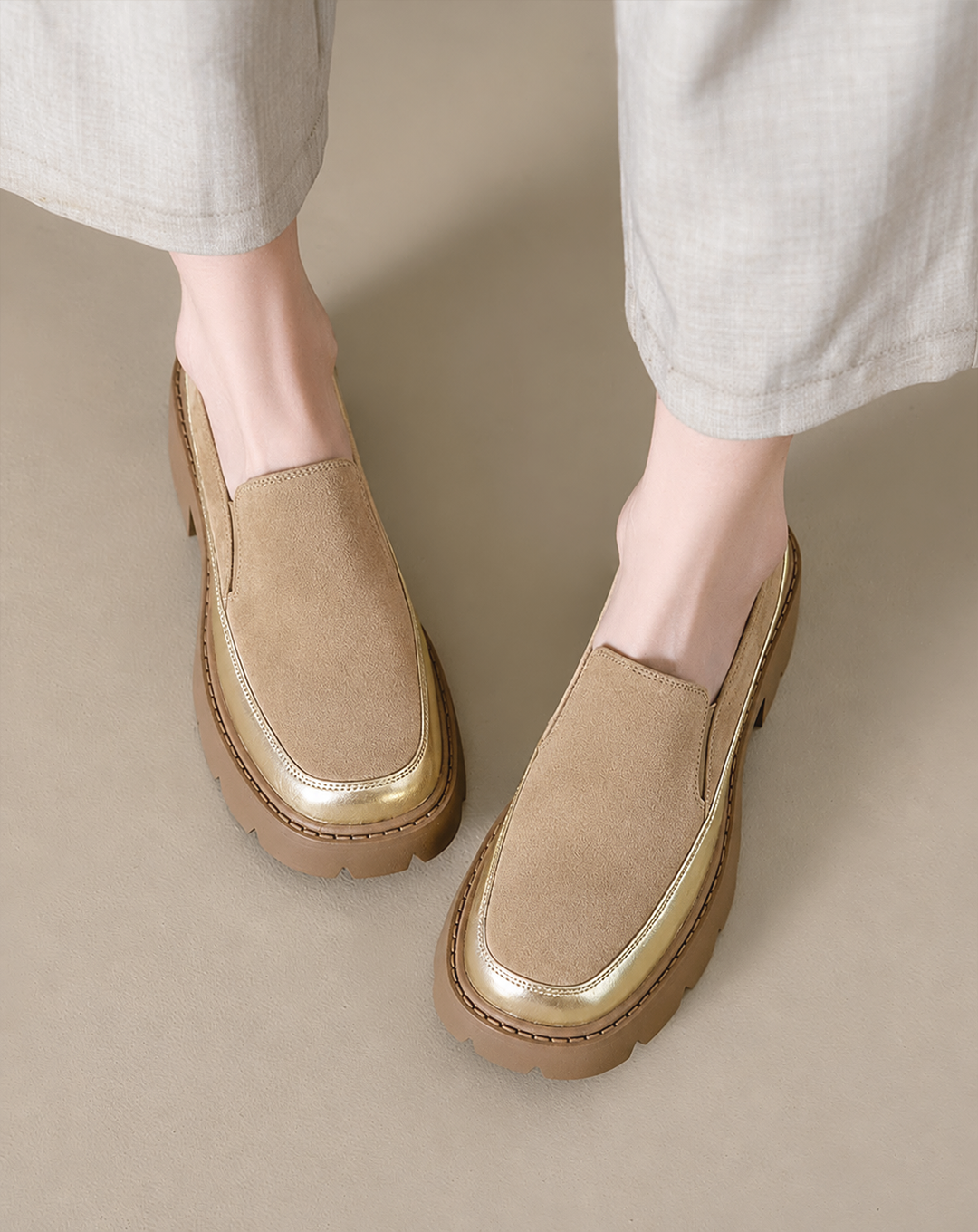 ♀本革／Metallic Trim Rugged Loafers