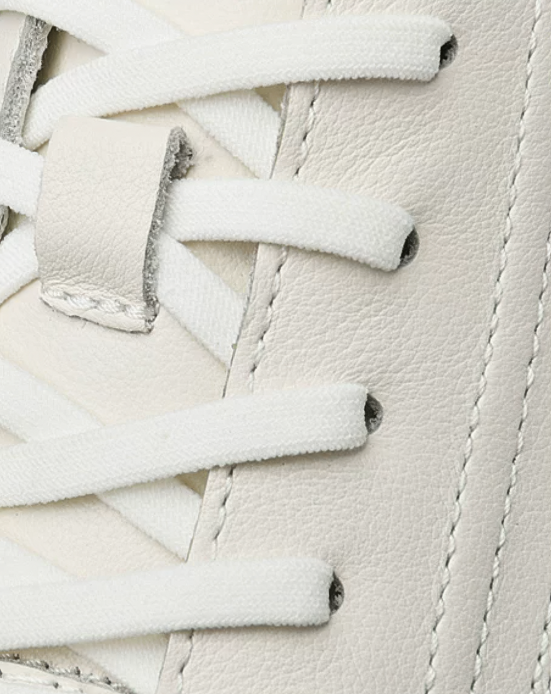 ♂♀White Flat Sneakers