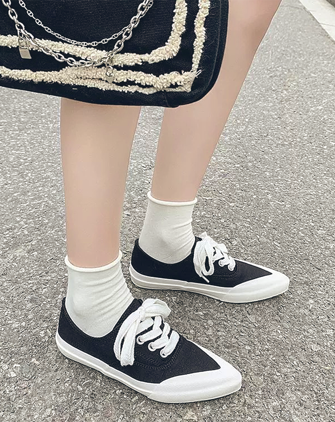 ♀Pointed Toe Canvas Sneakers