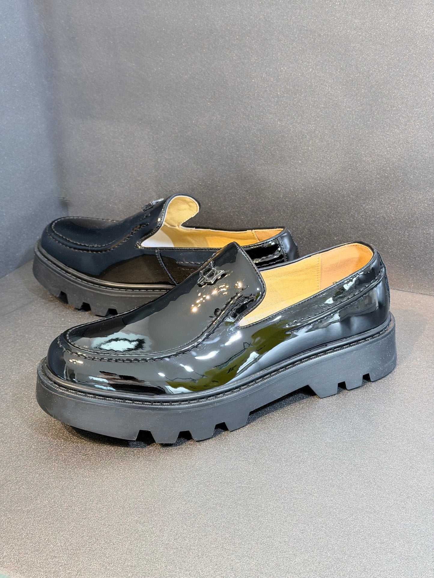 ♂One Point Gloss Loafers