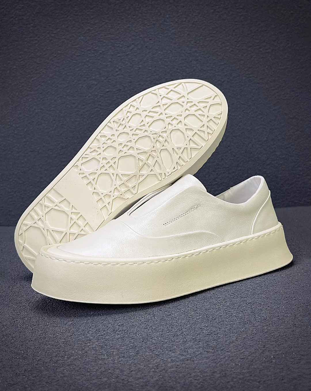 ♂♀Soft Motion Slip-Ons