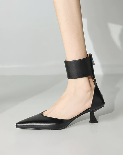 ♀本革／Pointed Toe Strap Pumps