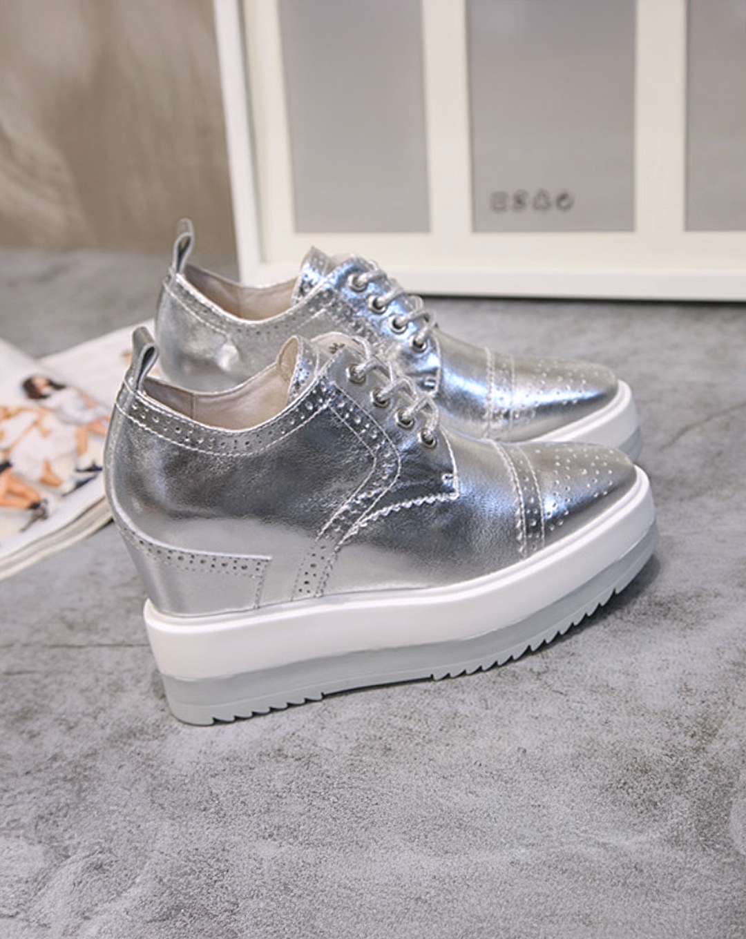 ♀本革／Wingtip Laceup Shoes