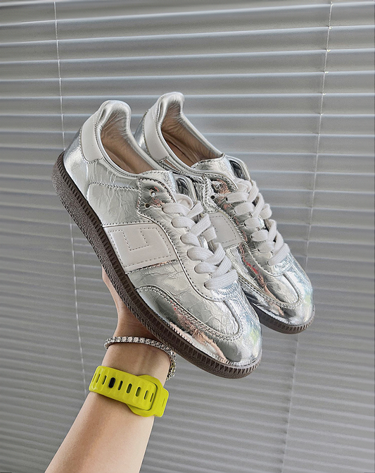 ♀Silver Flat Sneakers