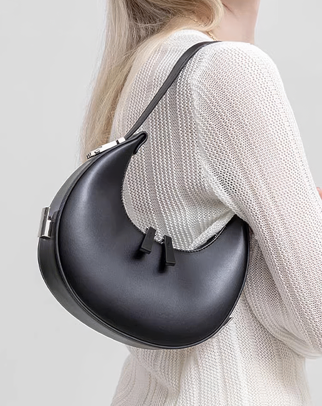 ♀本革／Crescent Leather Bag