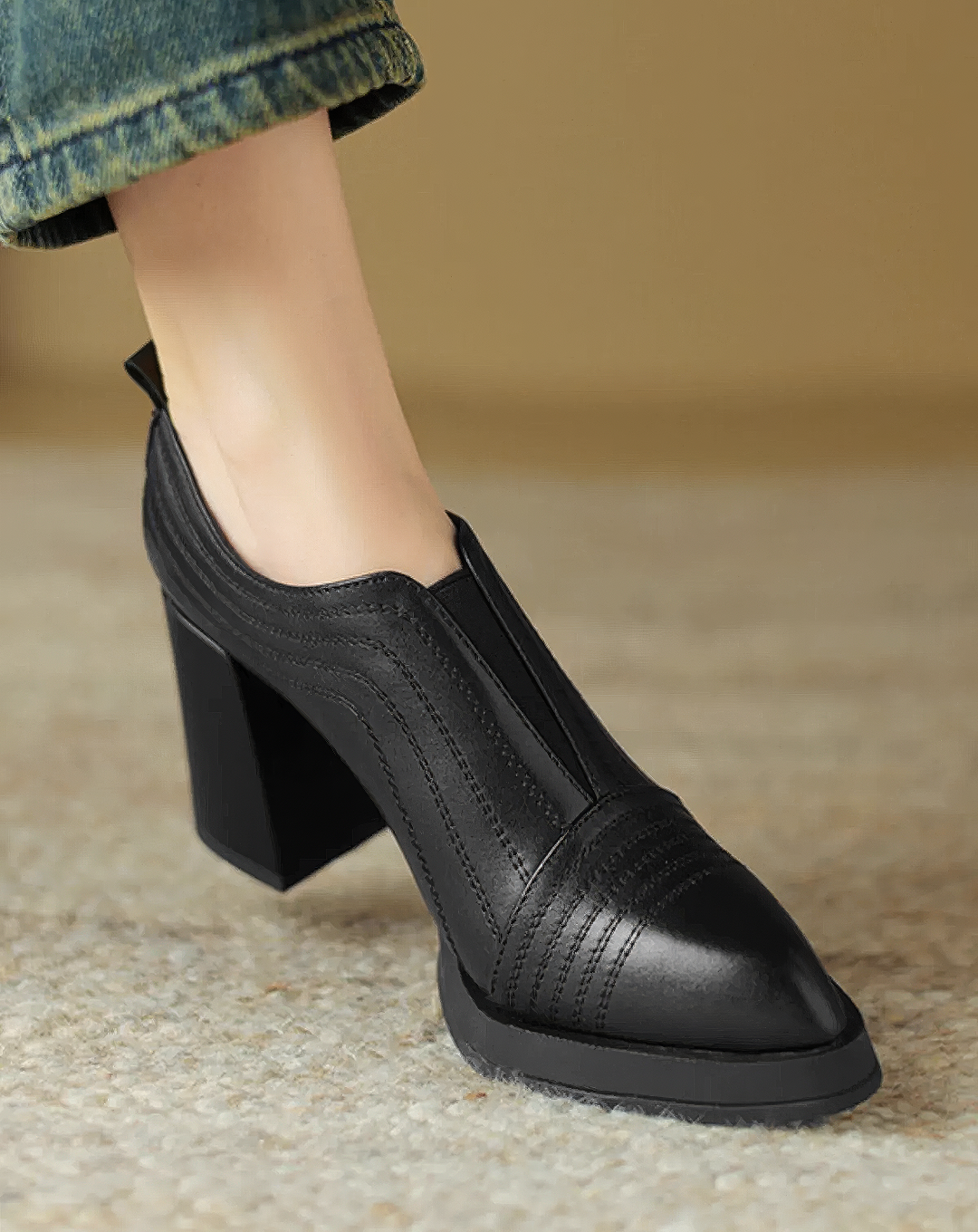 ♀本革／Chunky Heel Pointed Bootie