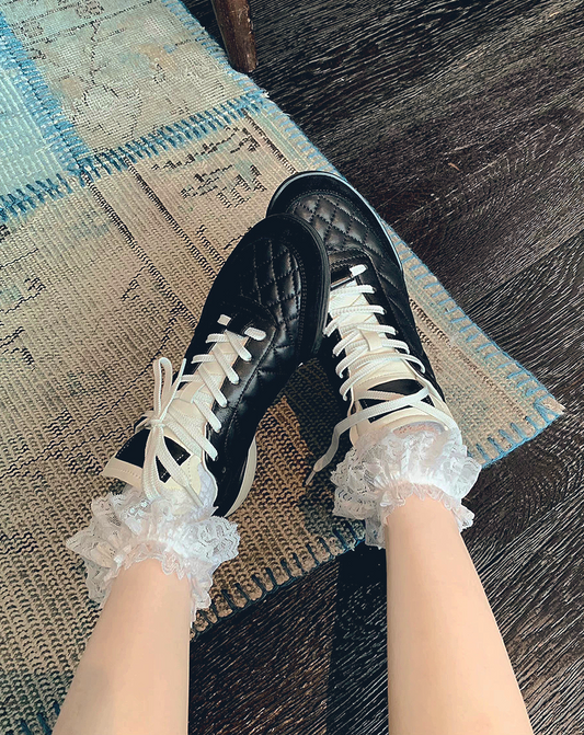 ♀本革／Quilted Leather Sneakers