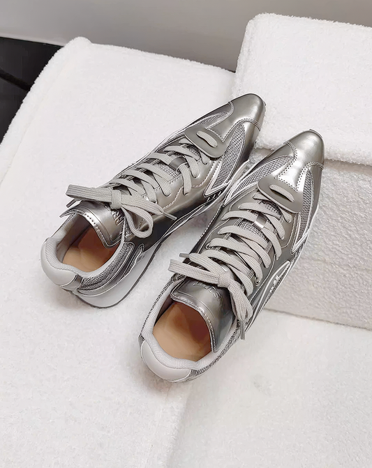 ♀本革／Metallic Sleek Pointed Sneakers