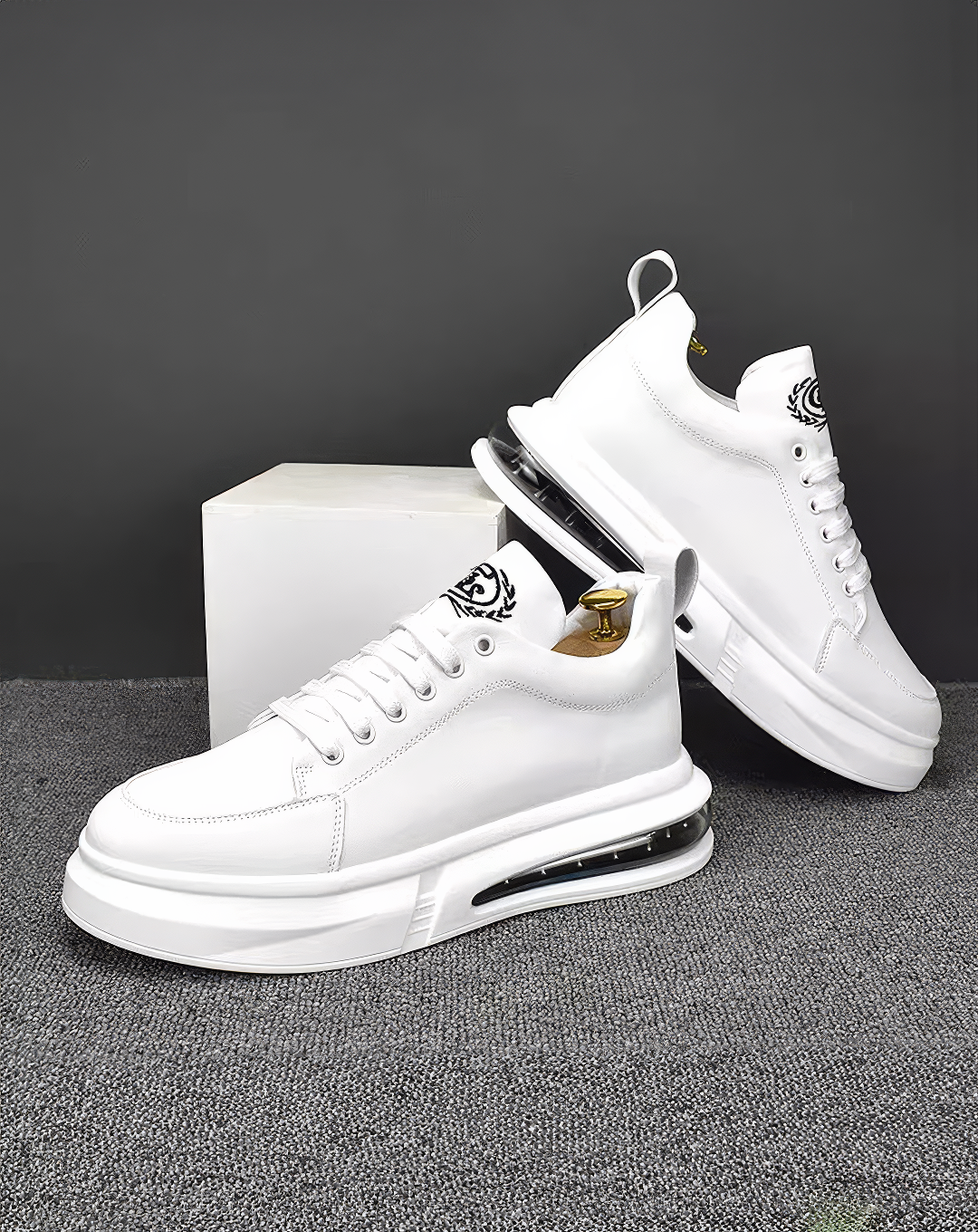 ♂♀本革／Vision White Aero Sneakers