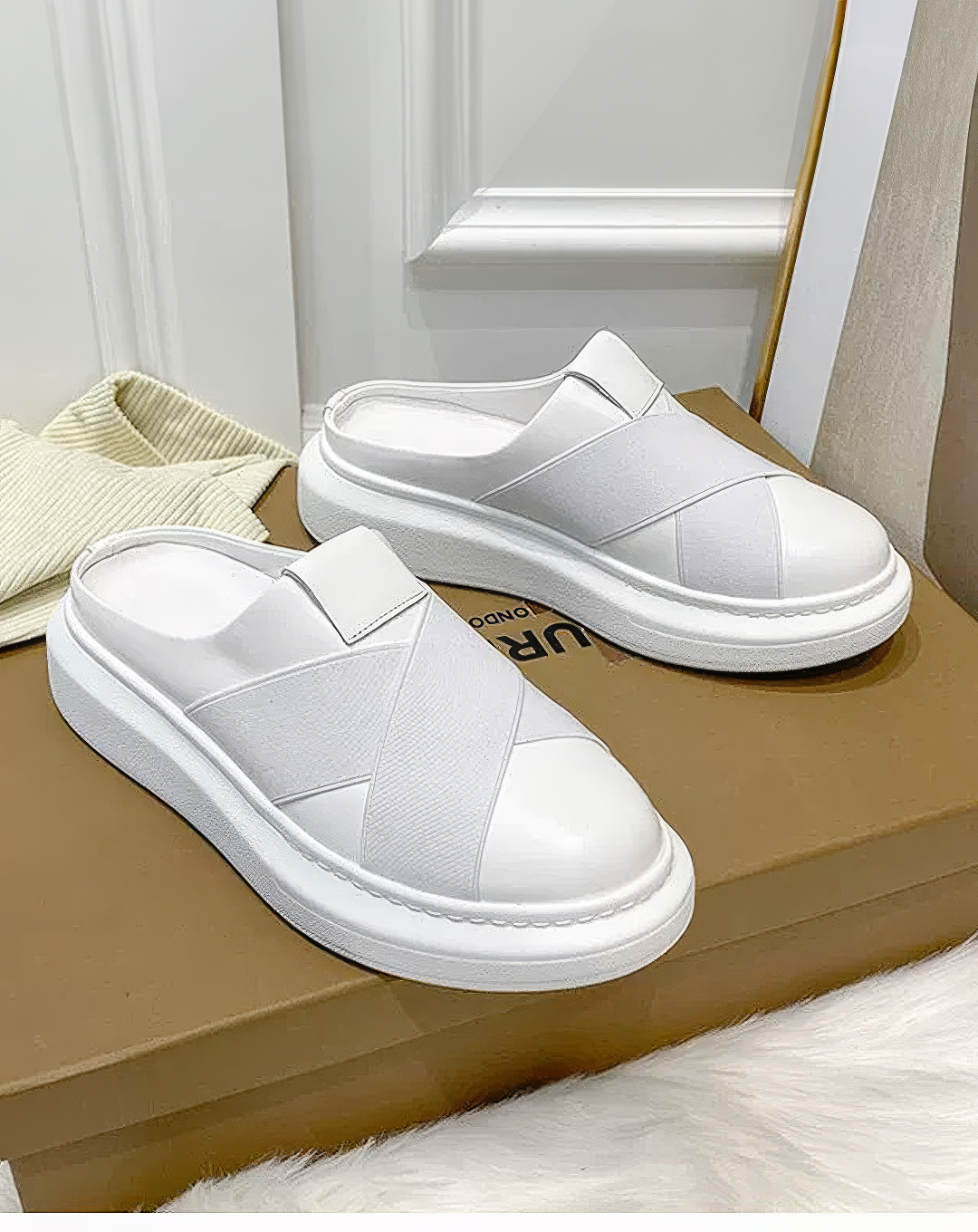♀本革／Cross Strap Platform Mules