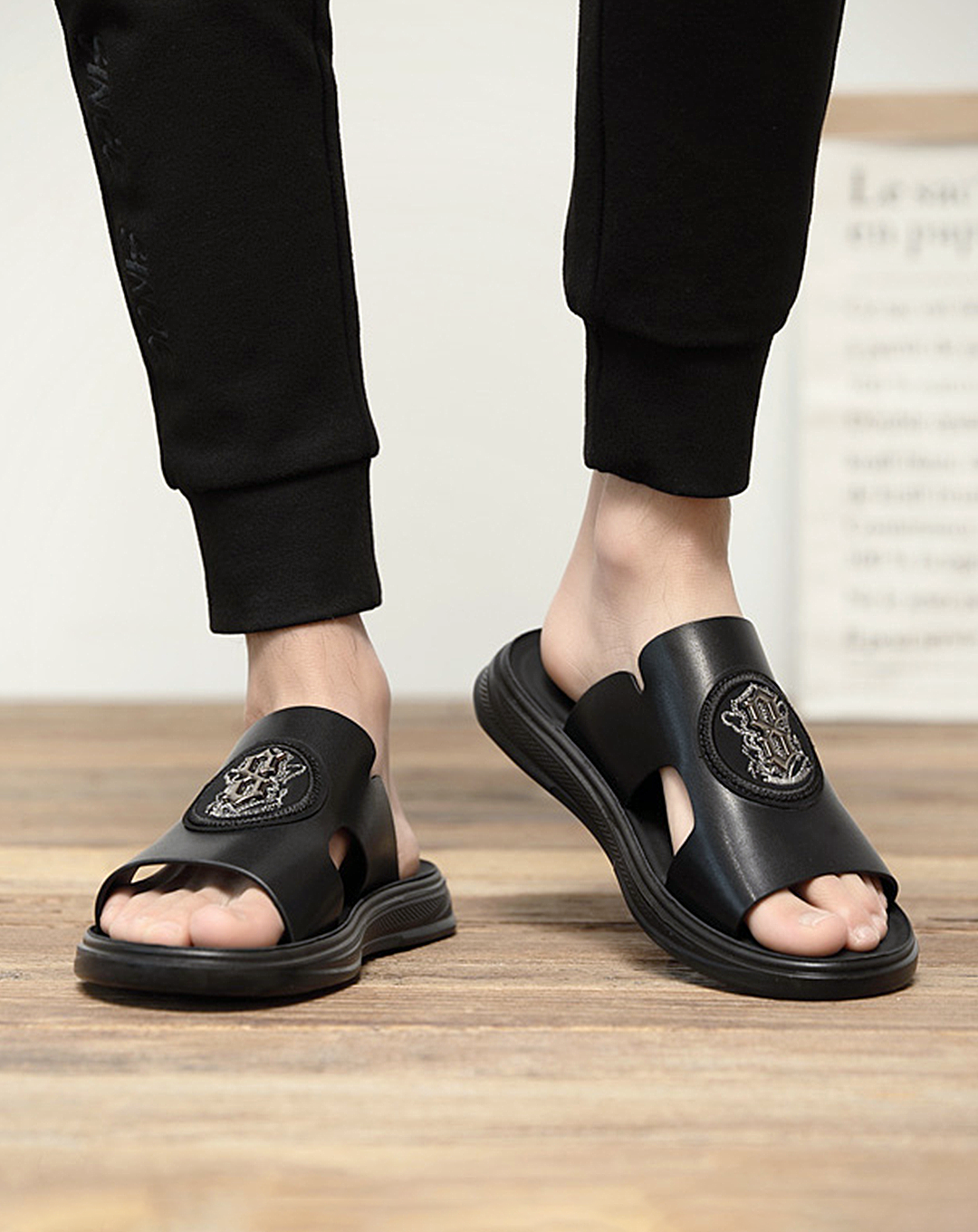 ♂Point Logo Sandals