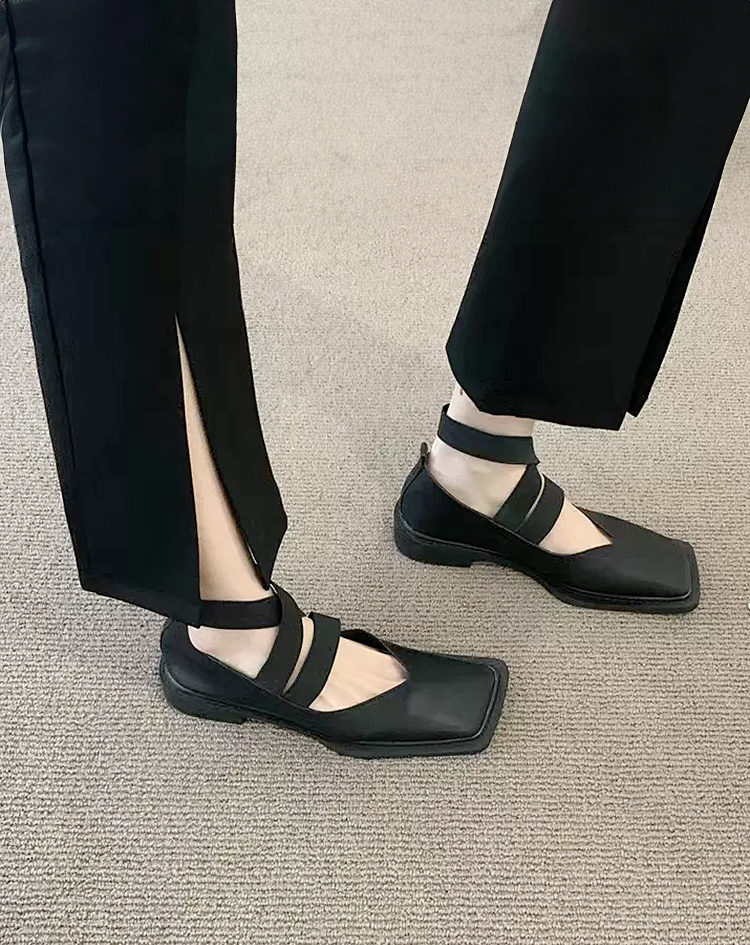 ♀Cross Strap Square Toe Pumps