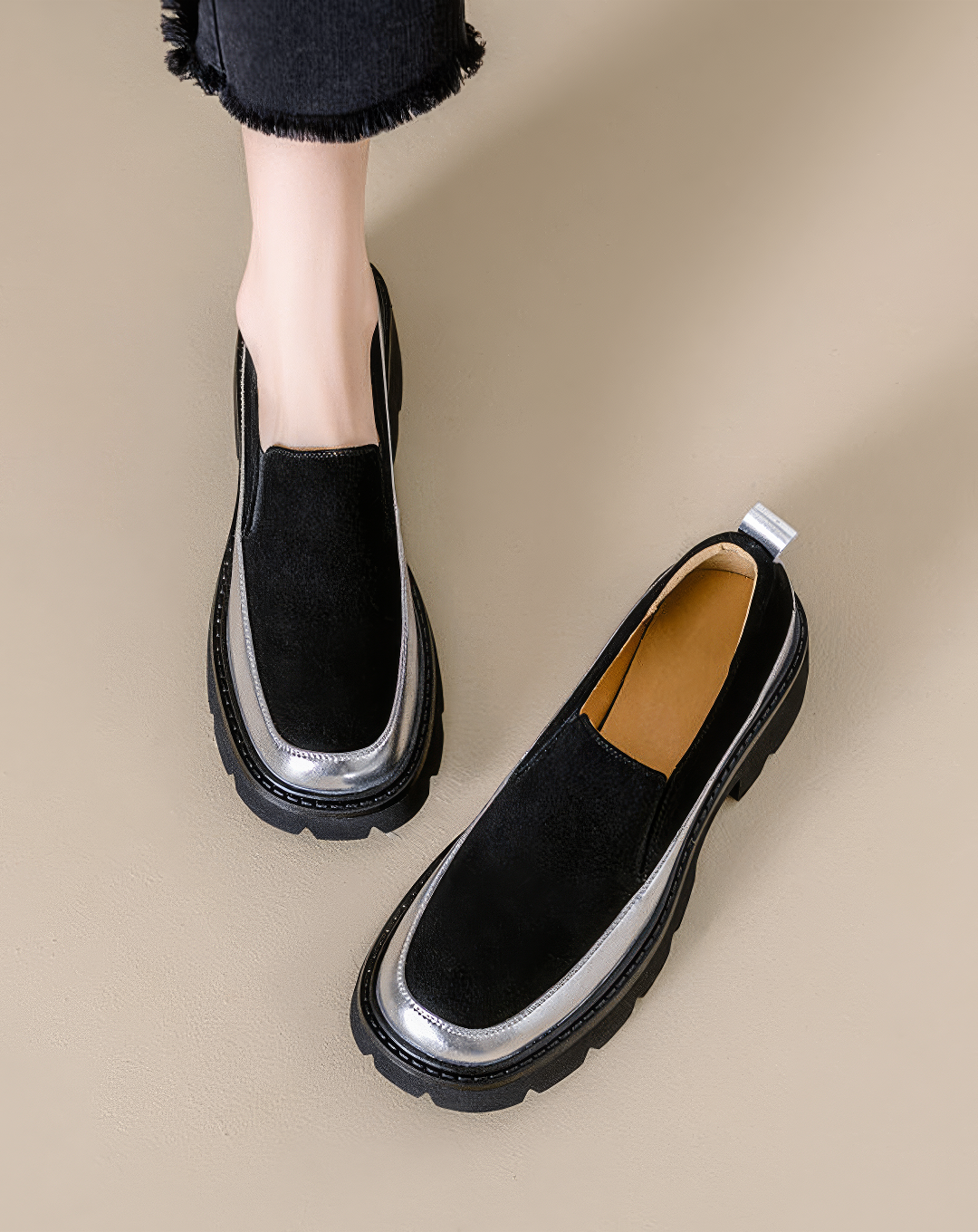 ♀本革／Metallic Trim Rugged Loafers