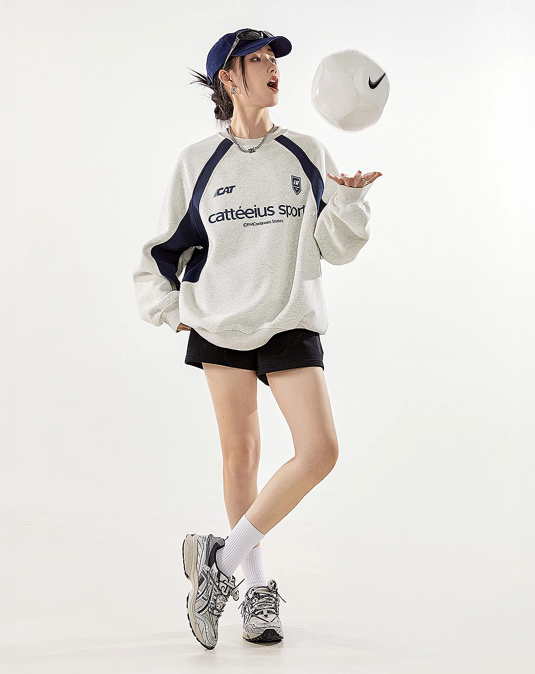 ♀Active Logo Sweatshirt