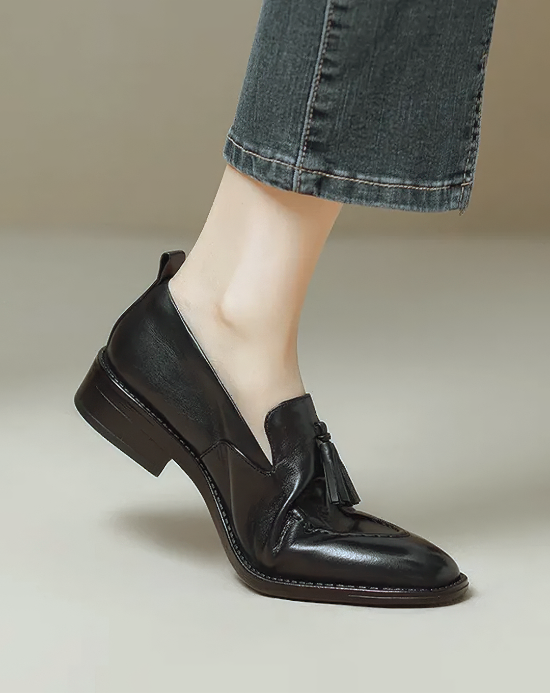 ♀本革／Tassel Detail Black Loafers