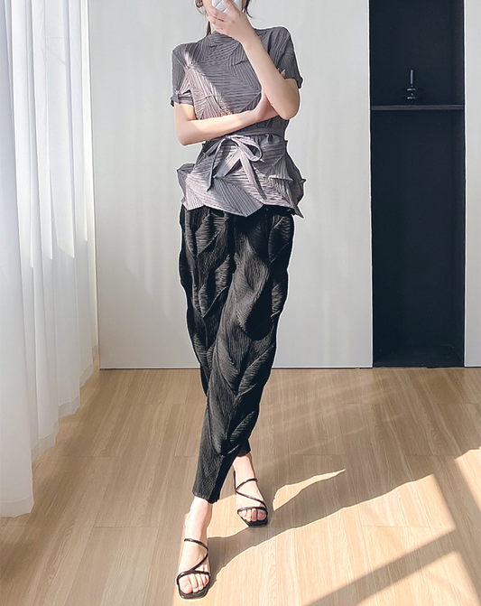 ♀Three-dimensional Silhouette Pleated Pants