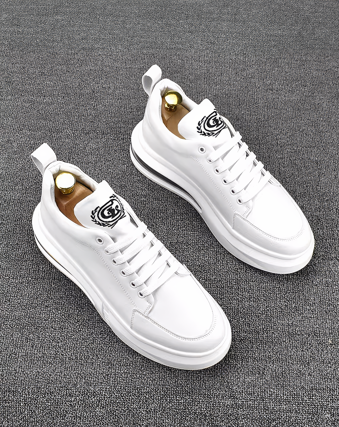 ♂♀本革／Vision White Aero Sneakers