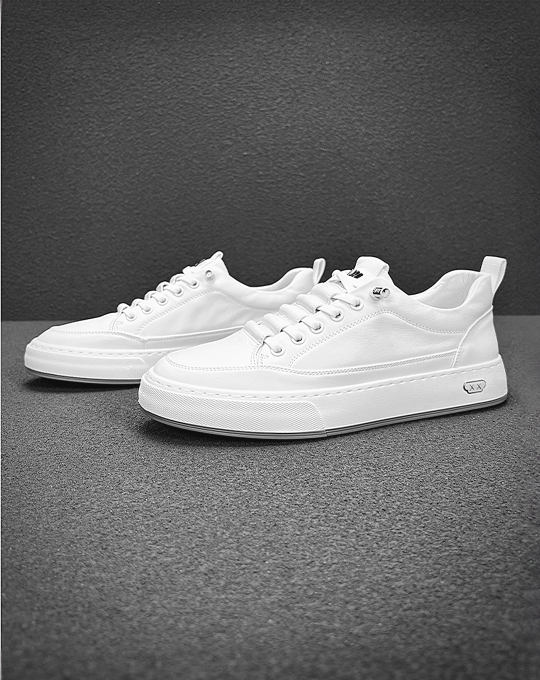 ♂♀Point Logo White Sneakers