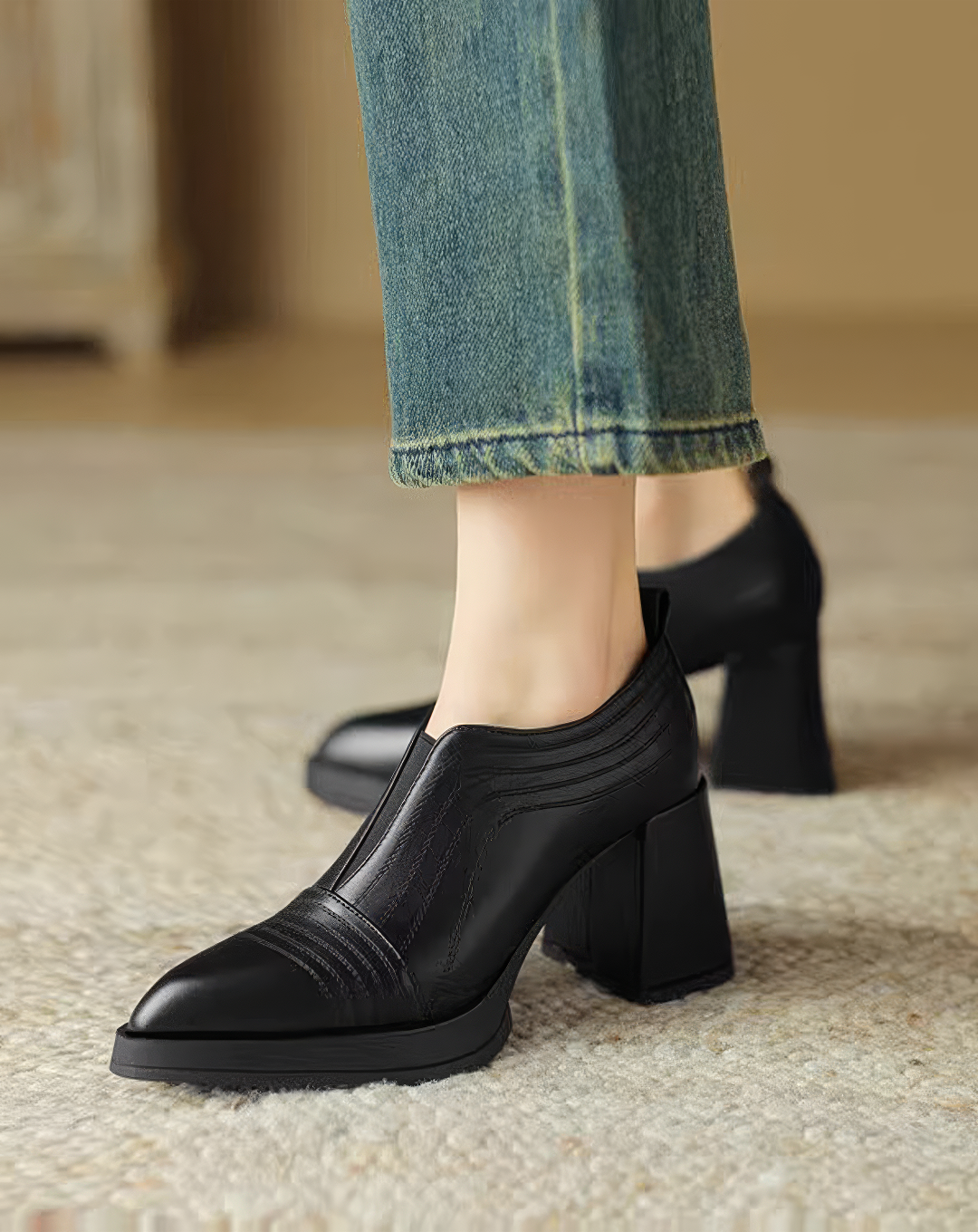 ♀本革／Chunky Heel Pointed Bootie