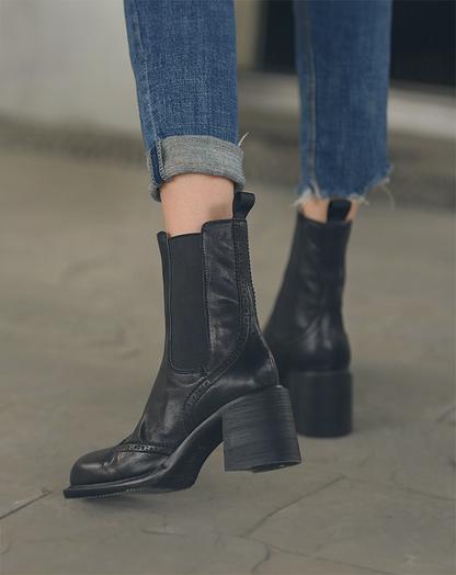 ♀Medallion Leather Chelsea Boots