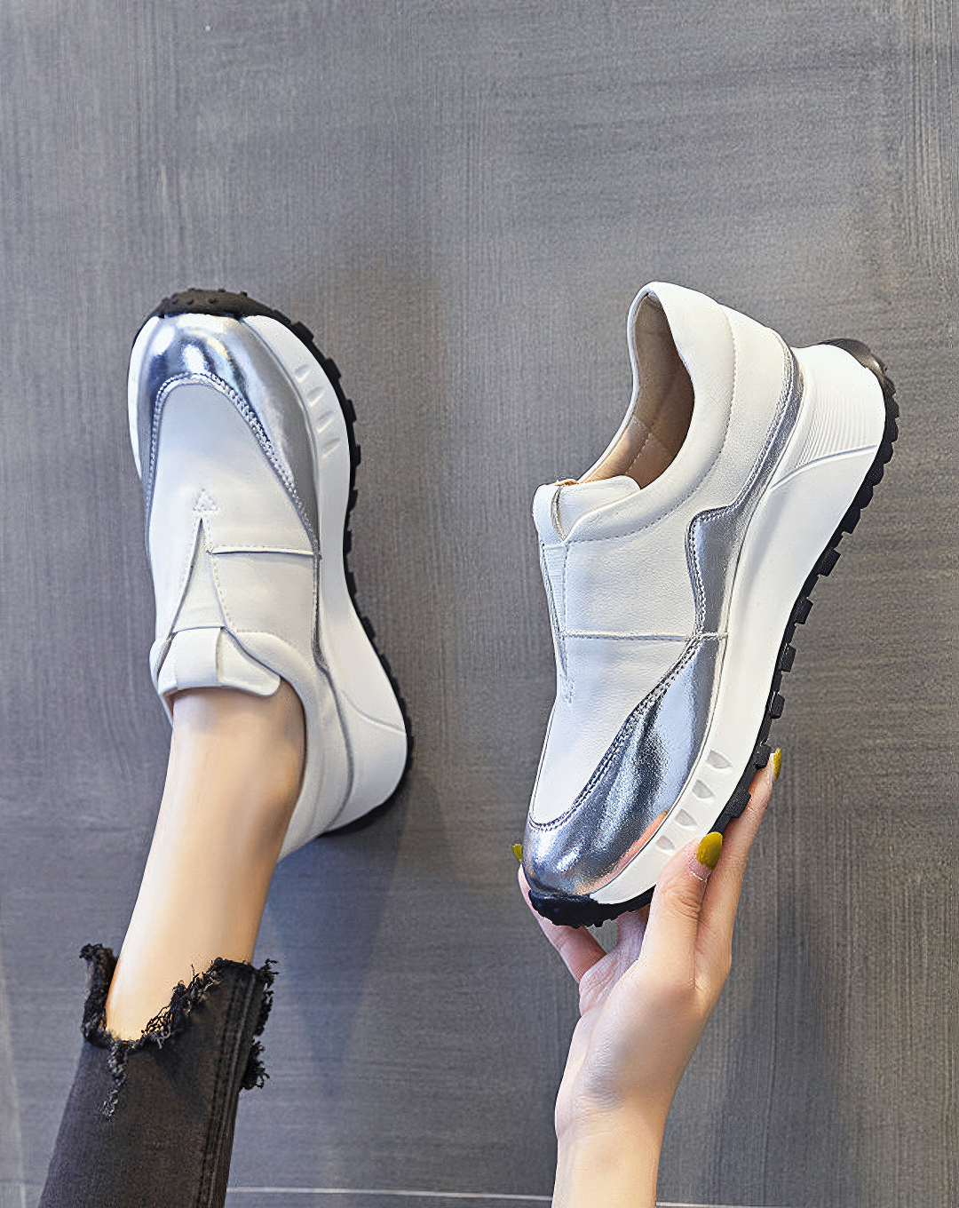 ♀Metallic Trim Wedge Slipons