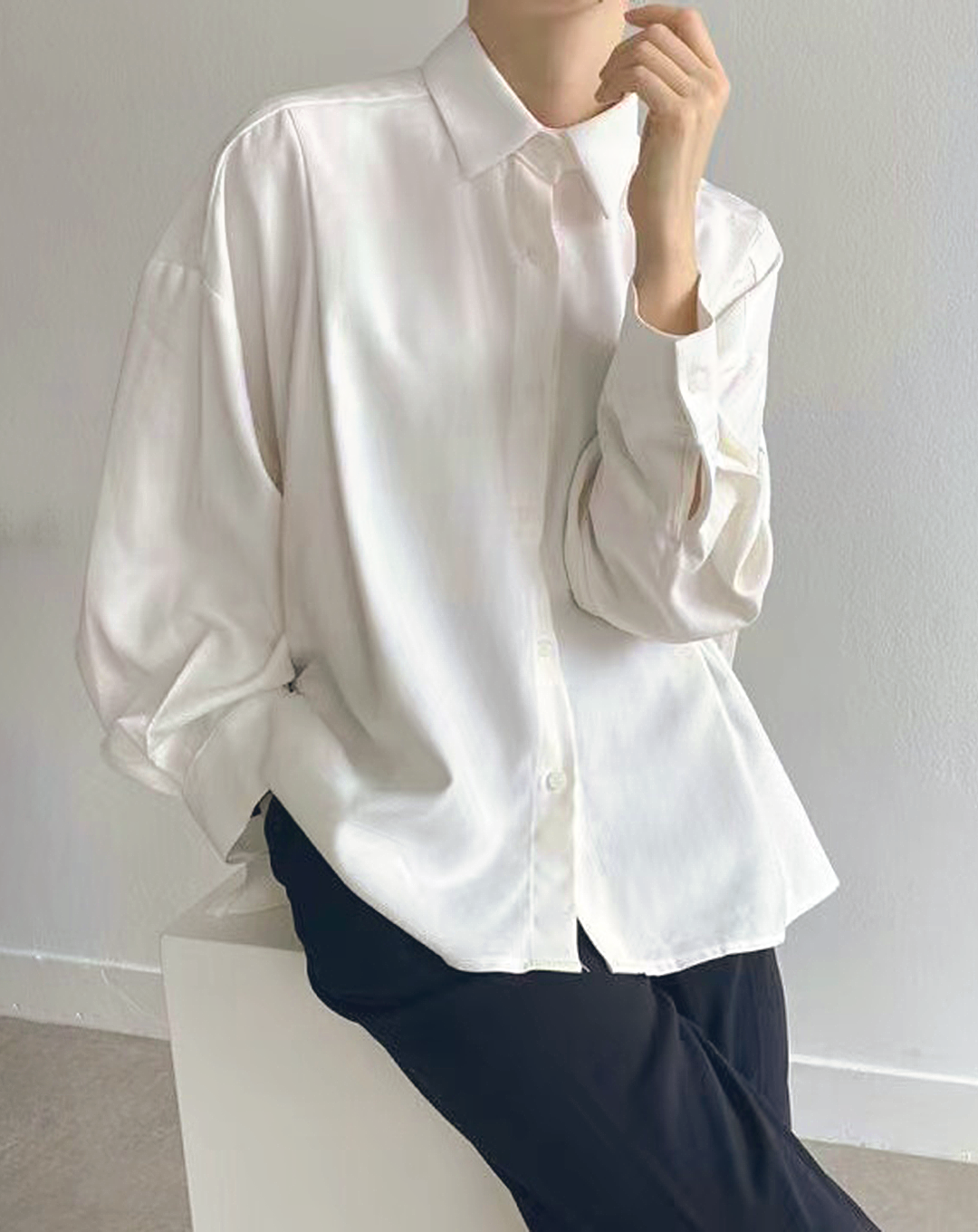 ♀Back Accordion Pleated Shirt