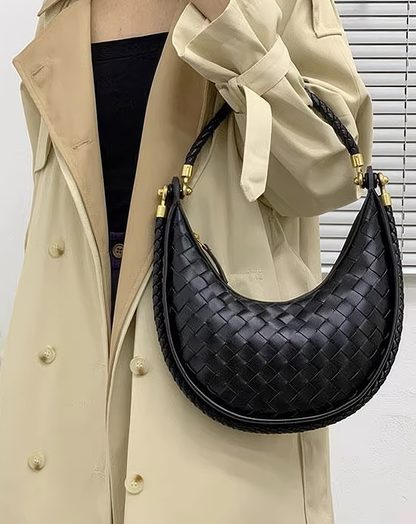 ♀本革／Intrecciato Leather Moon Bag