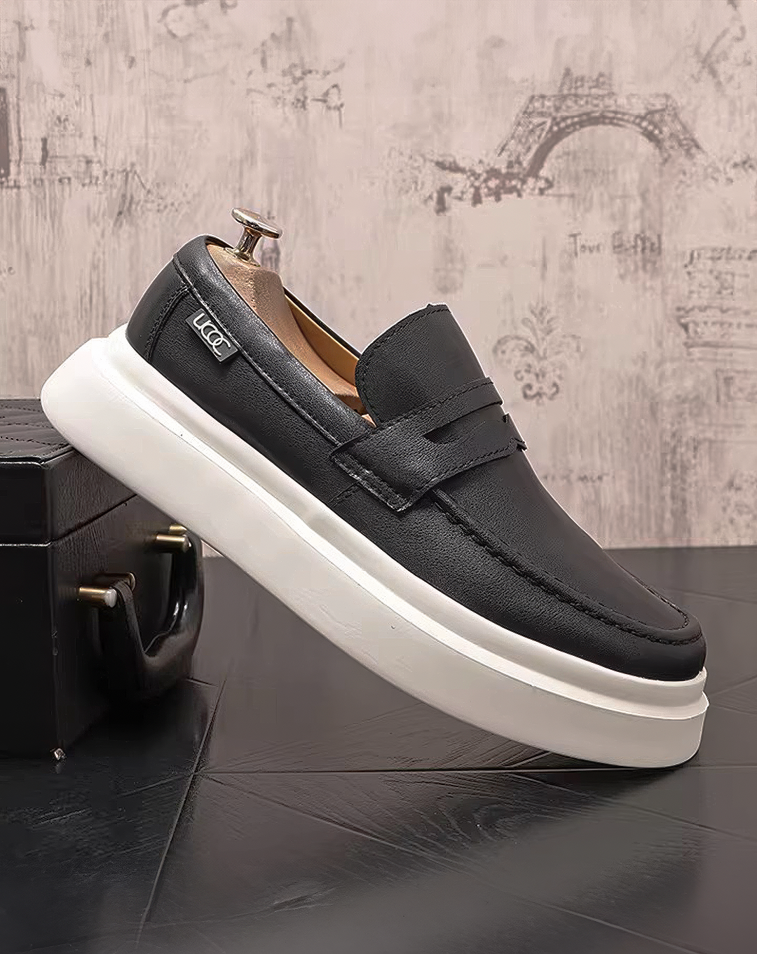 ♂♀Sleek Mono Chrome Loafer