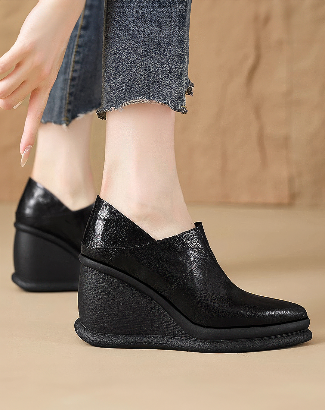 ♀本革／Pointed Toe Wedge Shoes