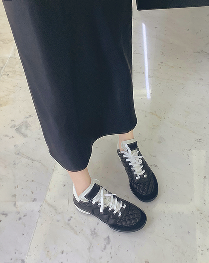 ♀本革／Quilted Leather Sneakers