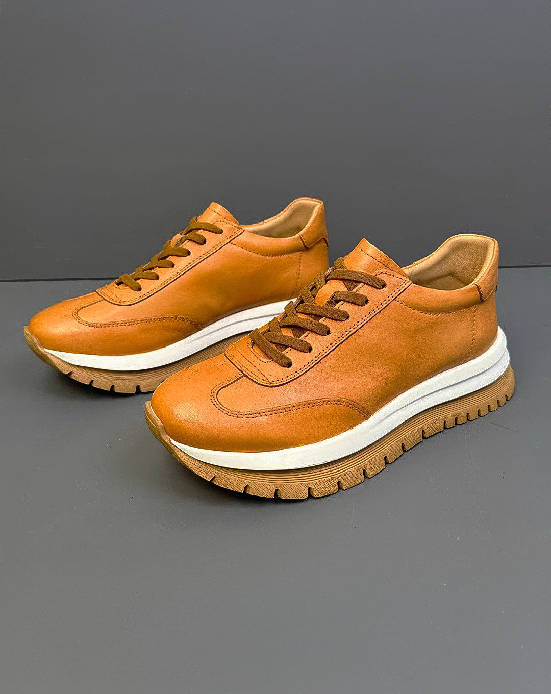 ♂♀本革／Leather Traction Sneaker