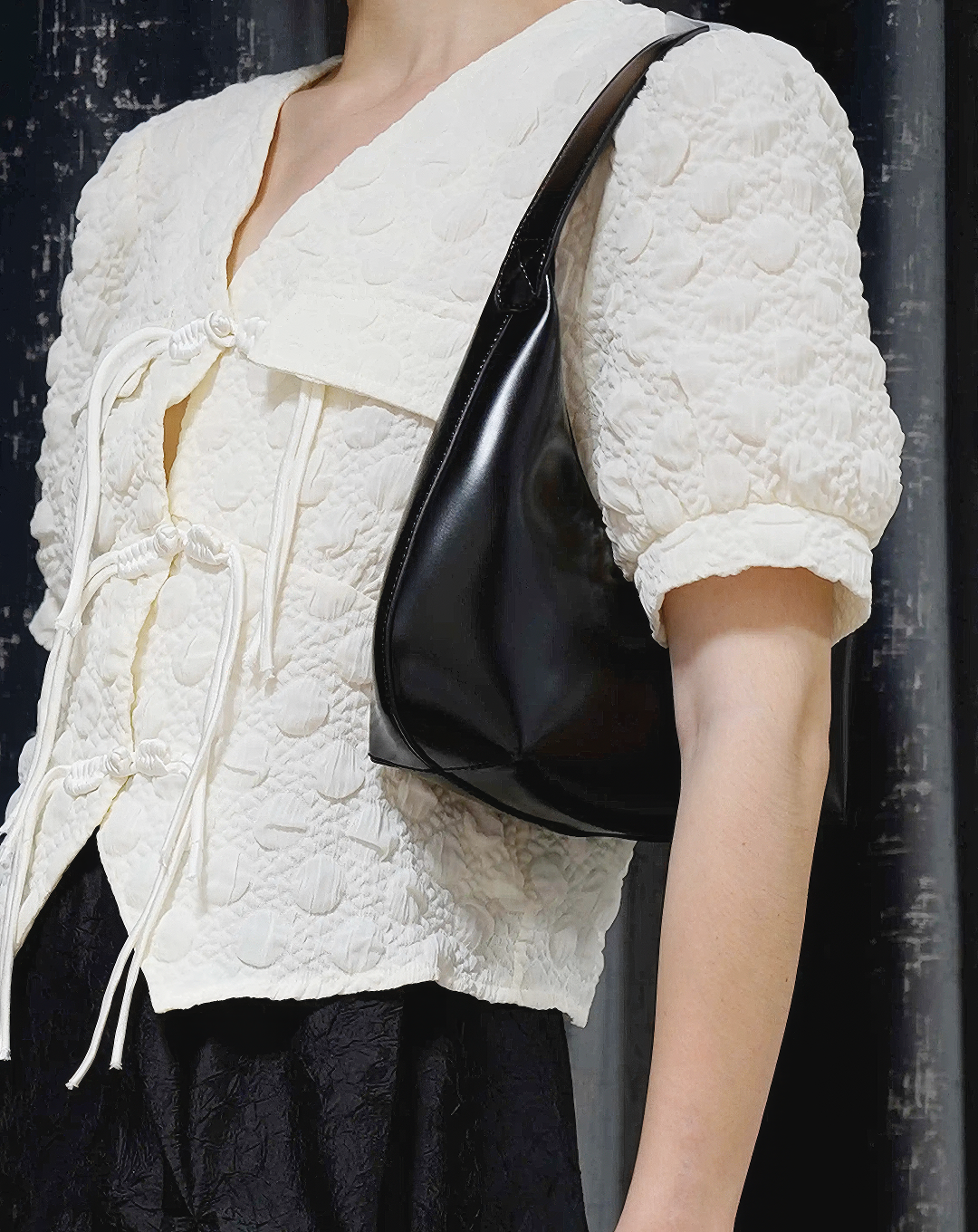 ♀本革／Minimalist Curve Handle Bag