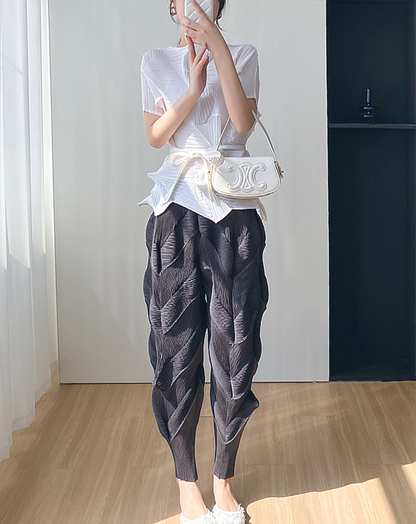♀Three-dimensional Silhouette Pleated Pants